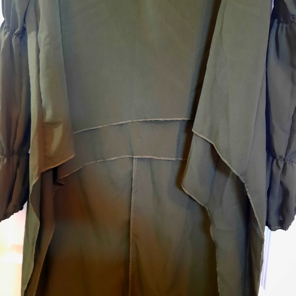 High/Low Top - Picture 3 of 3